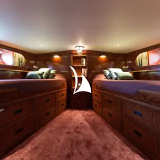 Lower deck twin