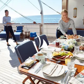 MALAHNE - Upper deck dining nook