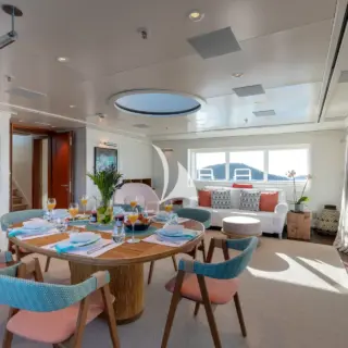Senses Upper Deck Saloon