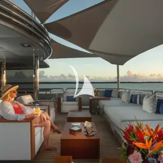 Bridge deck aft