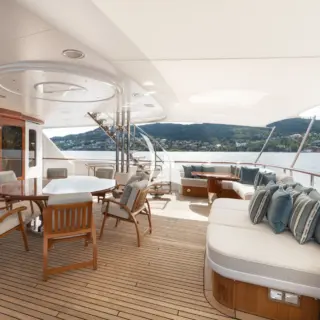 Bridge deck aft