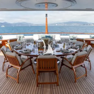 Bridge deck aft - extendable table that seats 12