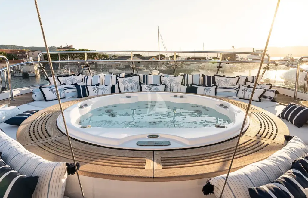 BINA - Sun Deck Jacuzzi