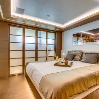 Double cabin