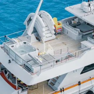 BEACHFRONT - Flybridge with jacuzzi and slide