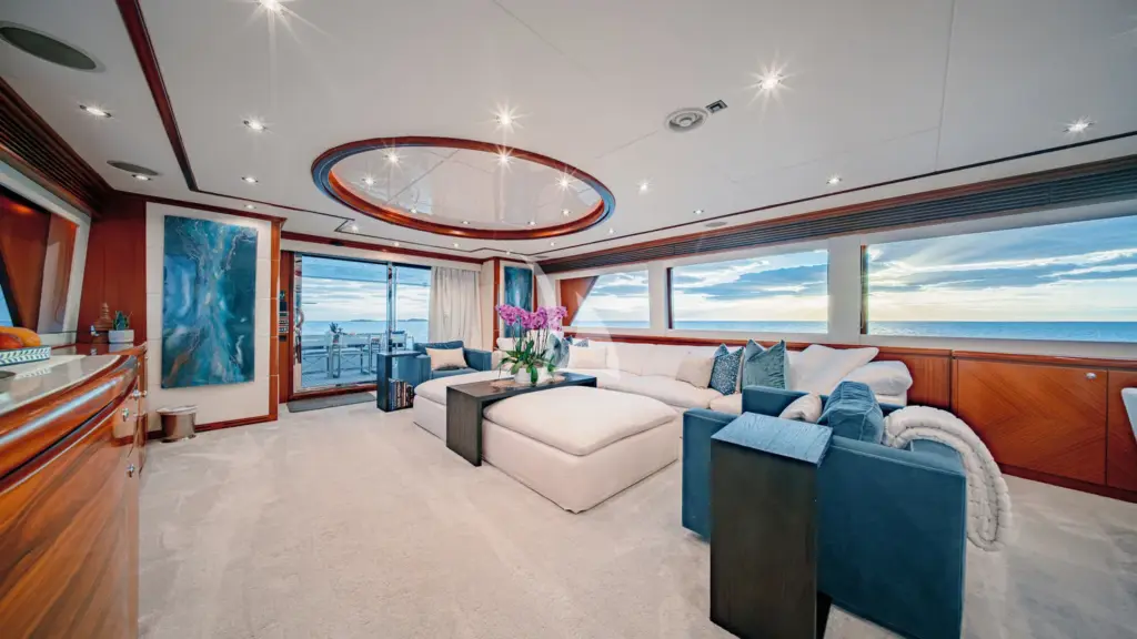 BEACHFRONT - Main Salon Looking Aft