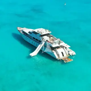 BEACHFRONT - Image 1