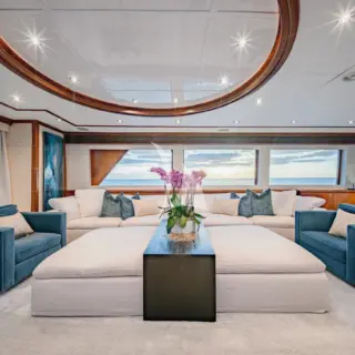 BEACHFRONT - Main Salon