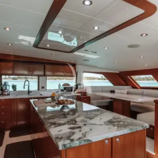 BEACHFRONT - Country Kitchen