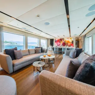 Main Deck - Salon