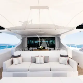 BEACHOUSE - Aft Deck