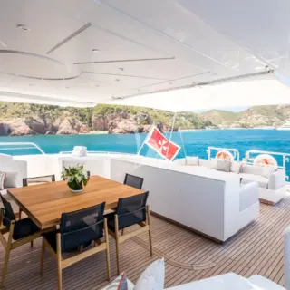 BEACHOUSE - Aft Deck
