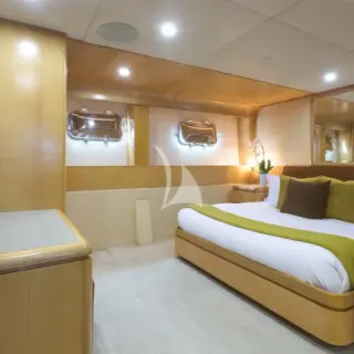 AFT QUEEN STATEROOM
