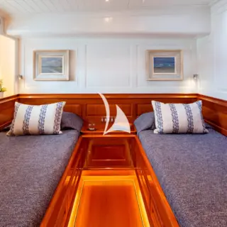 Twin cabin