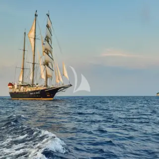 RUNNING ON WAVES - Image 9