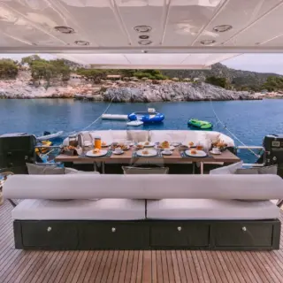 THIS IS MINE - Aft deck