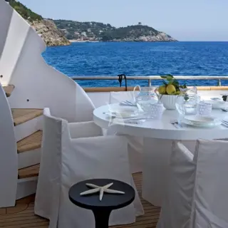 Aft dining