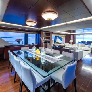 Main Salon Aft