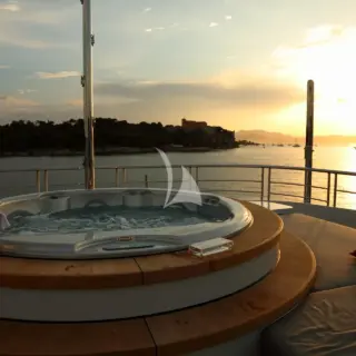 Sundowner in the Jacuzzi