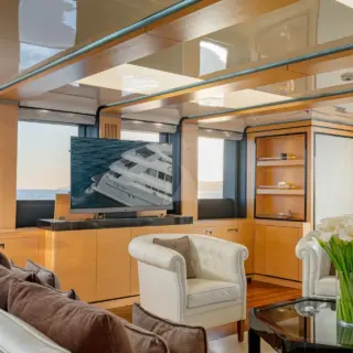 2 LADIES - Main saloon, seating area + TV