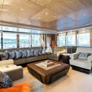Upper lounge
