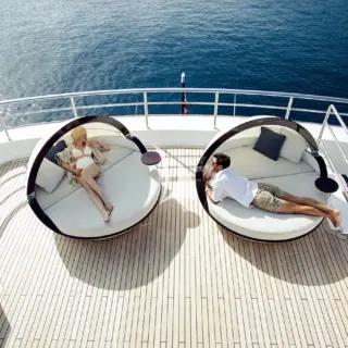 Sun deck - loungers