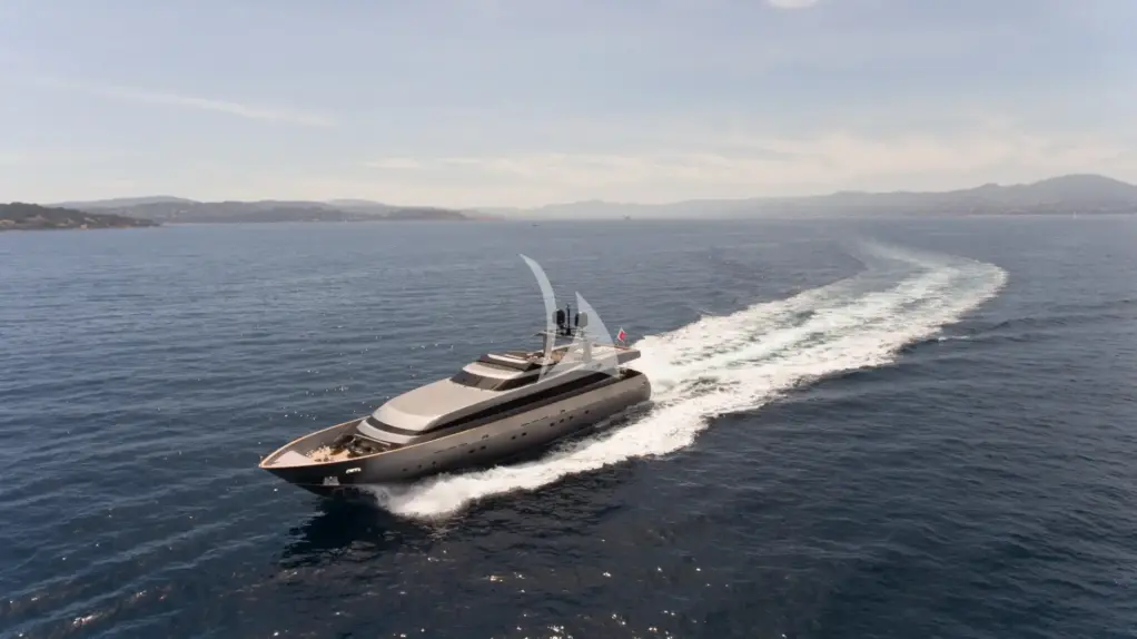 iRock - cruising fore port view