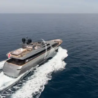 cruising aft starboard view