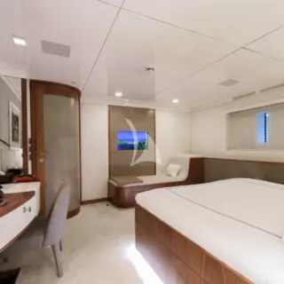 Double cabin