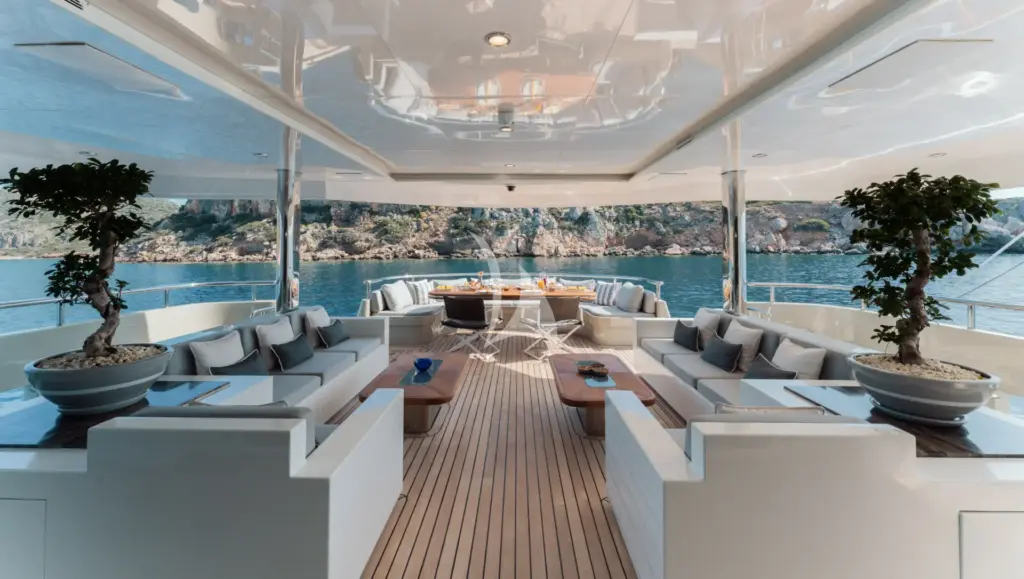 ORIENT STAR - Main aft deck