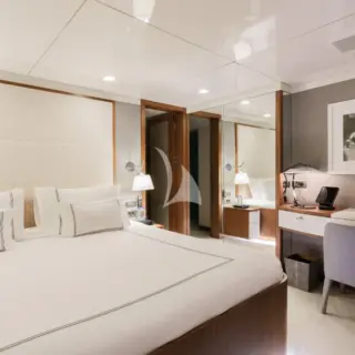 Double cabin