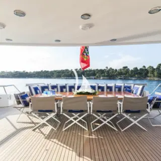 Main deck aft