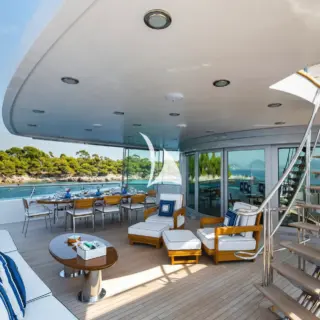 Upper deck 1