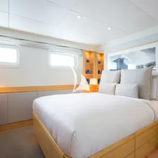 Guest double cabin