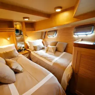 Twin guest cabin