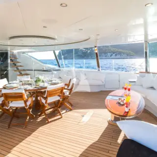 Cockpit dining and seating area