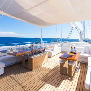 Flybridge with awning