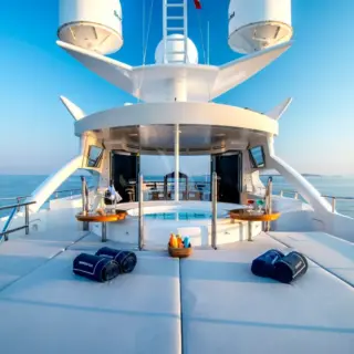 Top deck jacuzzi with sun pad