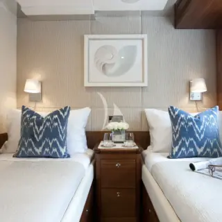 Port Twin / Double Cabin