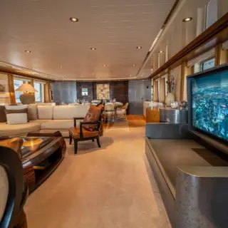 Living area - main deck