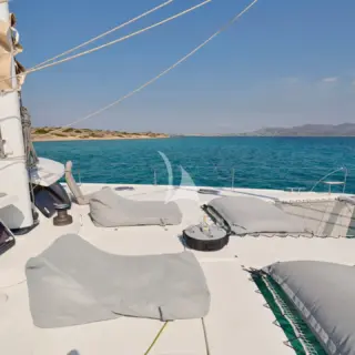 Fore deck seating area
