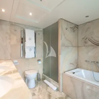 BELUGA | Master Ensuite