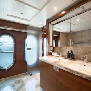 BELULGA | Master Ensuite
