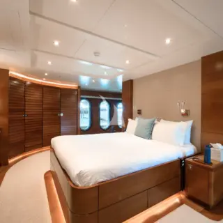 BELUGA | Master Cabin