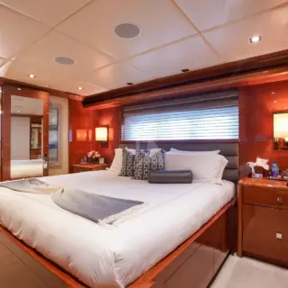 VIP Stateroom, Port