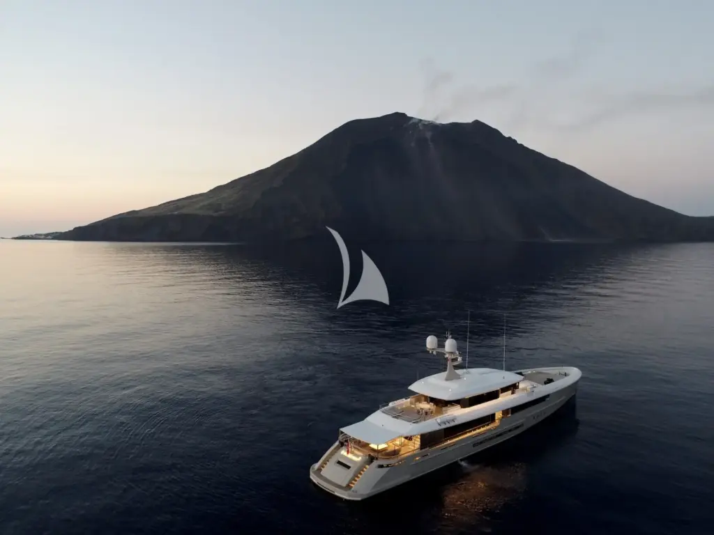 ENDEAVOUR II - Heli shot II