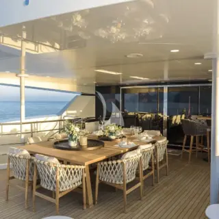 Bridge deck - Breakfast and Dining