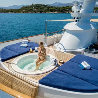 Sun deck - Jacuzzi II