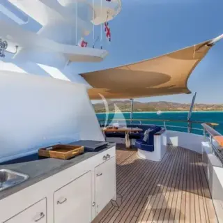 Sun deck - Sun shaded dining area