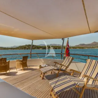 Bridge deck aft - Sun loungers